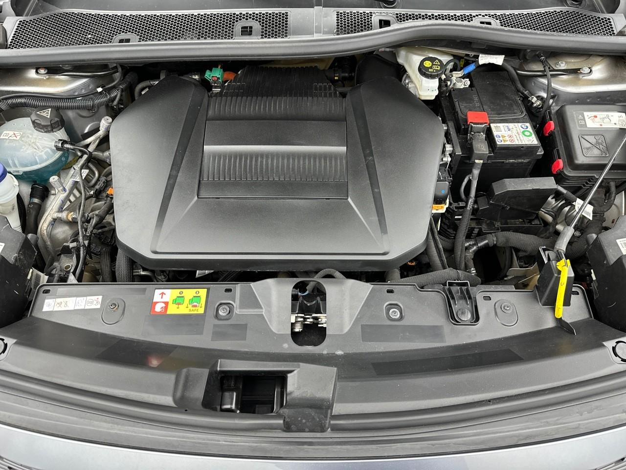 Peugeot 2008 electrique 136 ch gt pack — photo 13