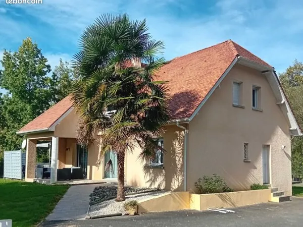 Maison meublée 140 m² - 4 chambres, piscine et grand jardin - Jurançon