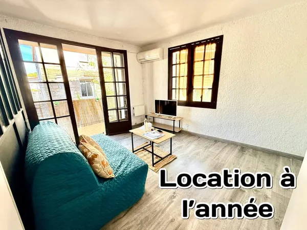 FAUX T2 MEUBLE AVEC BALCON PROCHE CENTRE VILLE