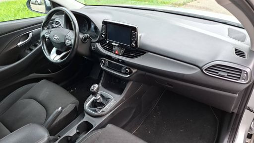 Hyundai i30 SW 1.0 T-GDi 120 - Business – 2017 – 61031 km – Essence – Boîte Manuelle — photo 22
