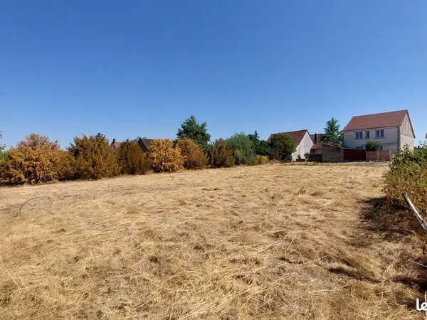 Terrain viabilisé et constructible de 760 m²