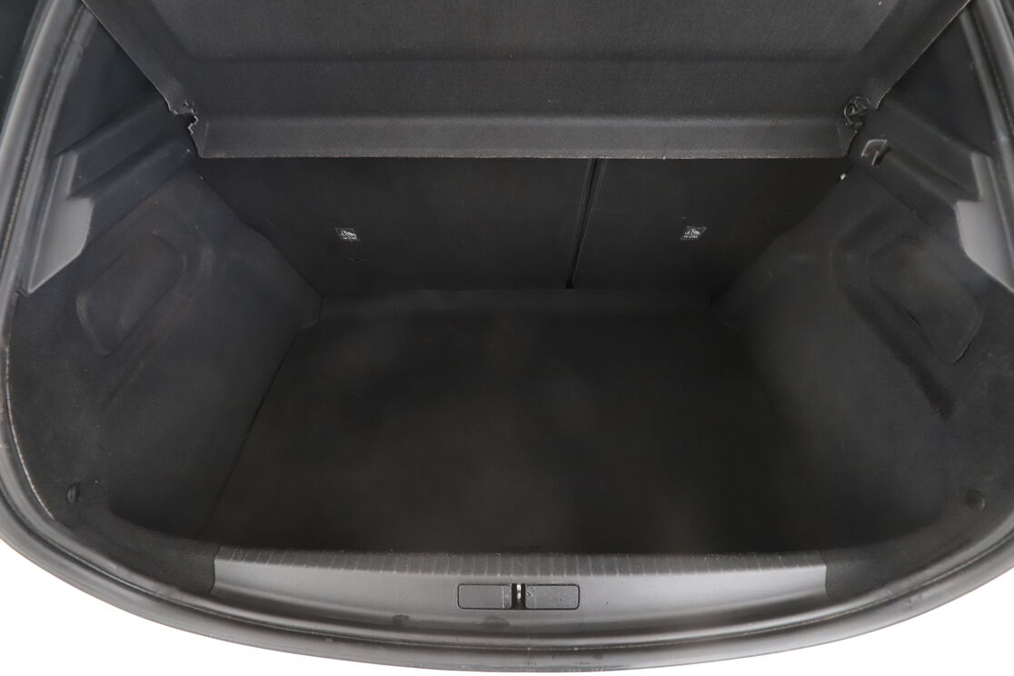 Opel Corsa 1.2 Turbo GS Line — photo 16