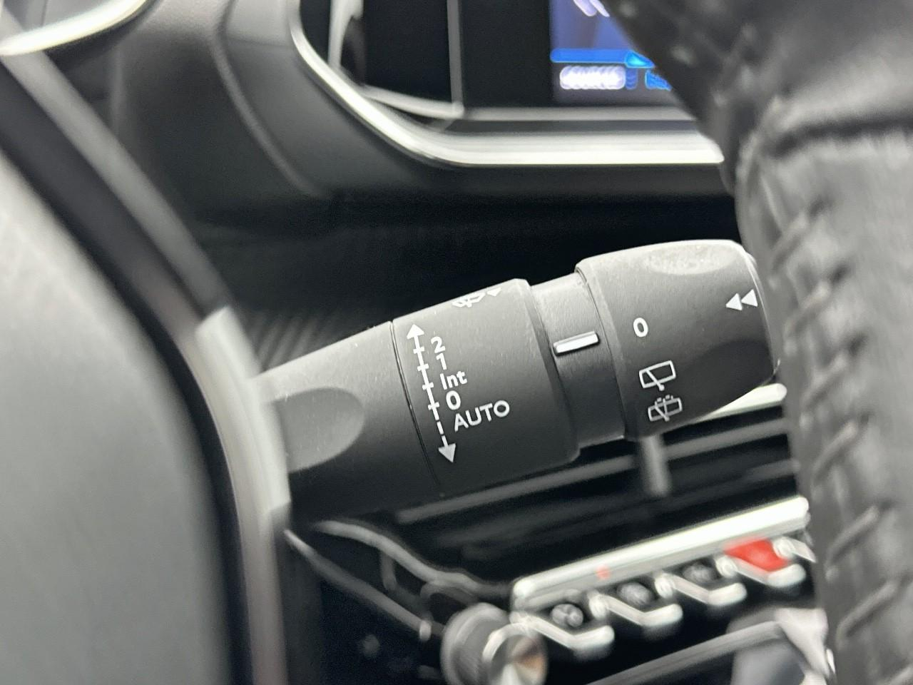 Peugeot 2008 puretech 100 s&s bvm6 allure pack — photo 18