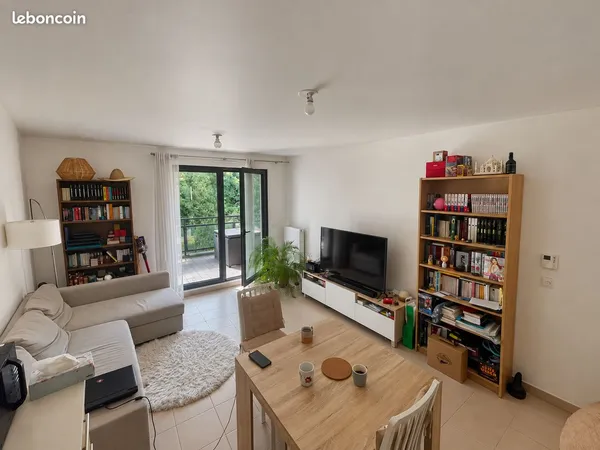 T2 49 m² - Résidence 2013, Grande terrasse, Cave, Parking en sous-sol - 5 min à pied du RER A