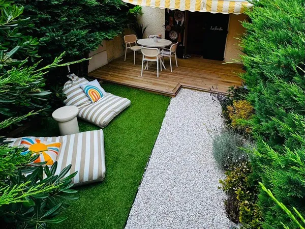 STUDIO rénové clé en main 21,7 m² + jardin privatif 30 m² + parking privé