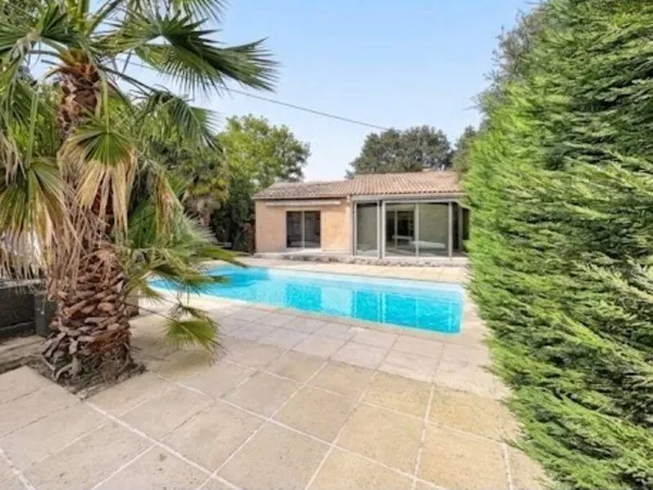 Maison de plain-pied 5 pièces 141 m²