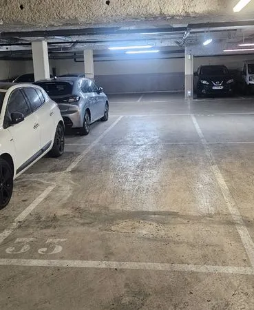 Place de parking souterrain surveillée : Bagnolet