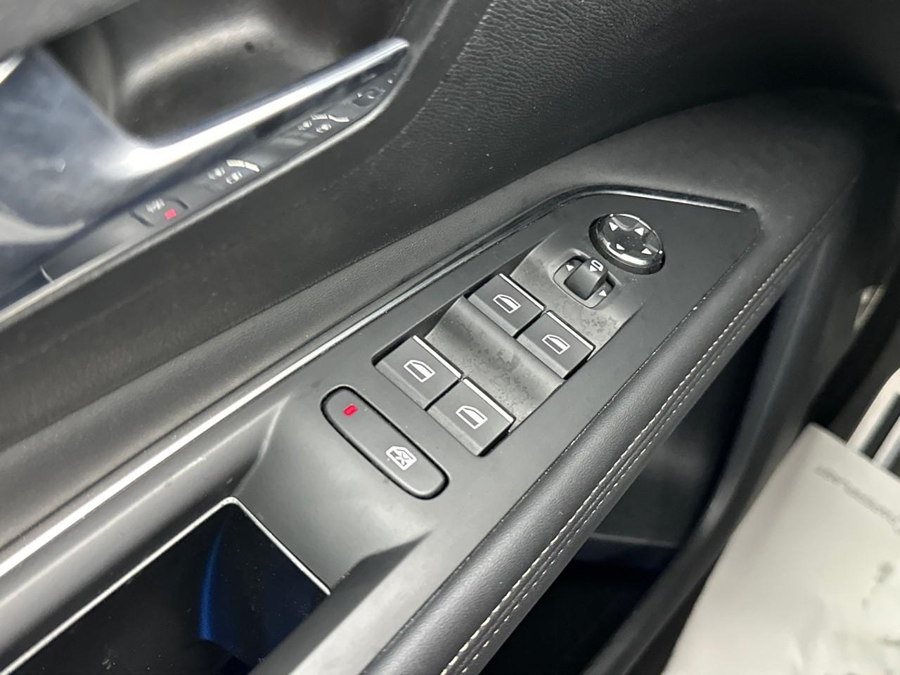Peugeot 3008 puretech 130ch s&s eat8 gt pack — photo 15