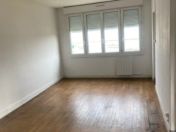 Maison à louer en centre-ville de Gorron