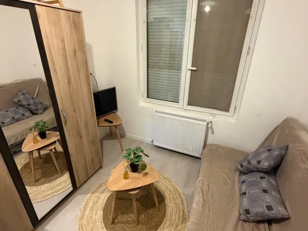 Cholet Centre - Studio tout meublé et équipé 450/mois - Proche commerces