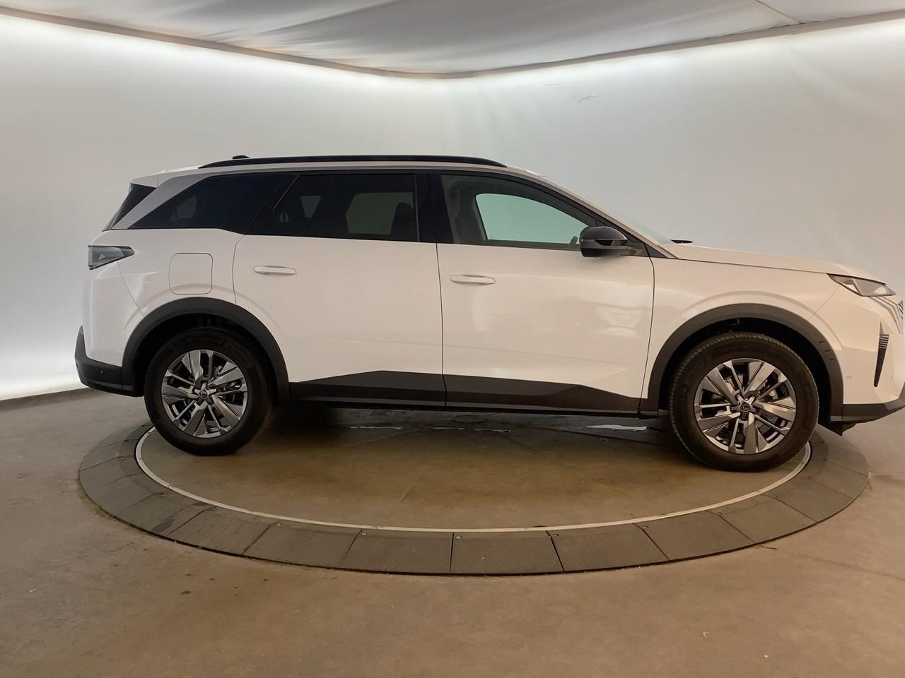Peugeot 5008 hybrid 145 ch e-dcs6 allure — photo 4