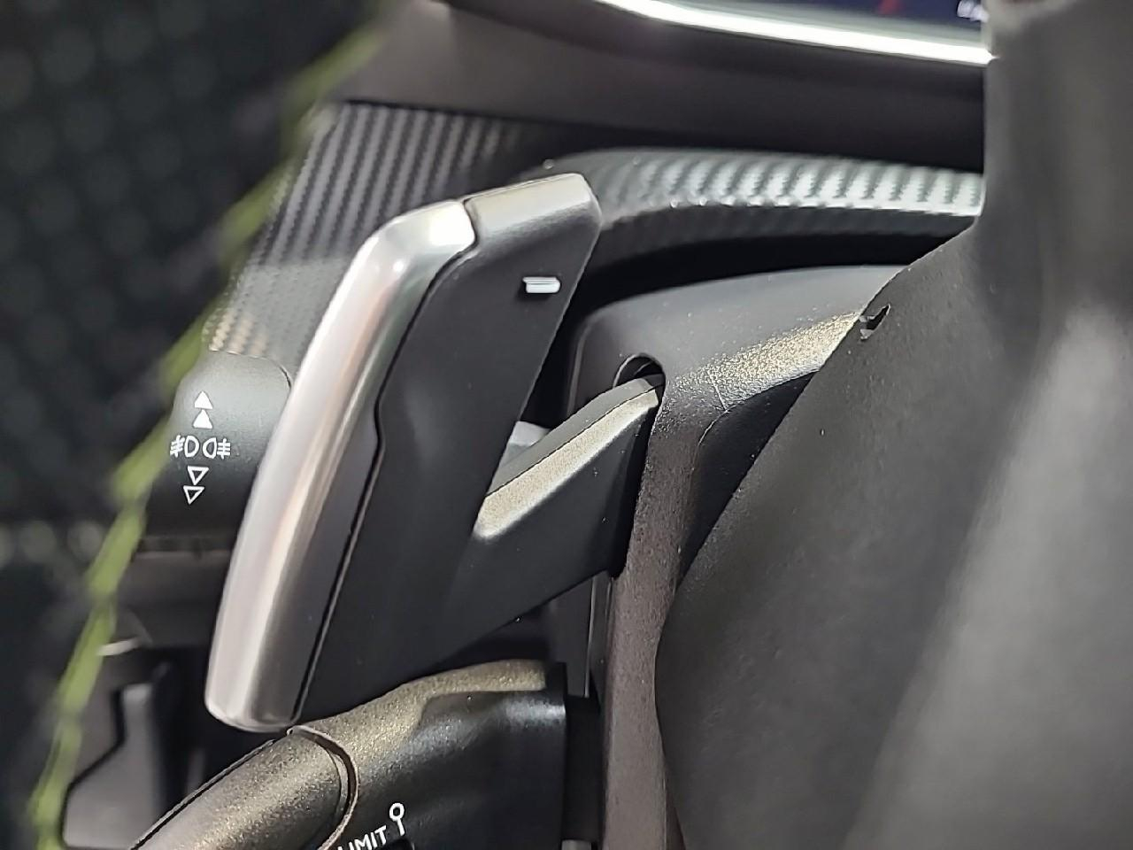 Peugeot 2008 puretech 130 s&s eat8 gt — photo 27