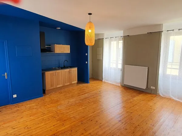 Appartement traversant décoré en centre-ville de Luçon