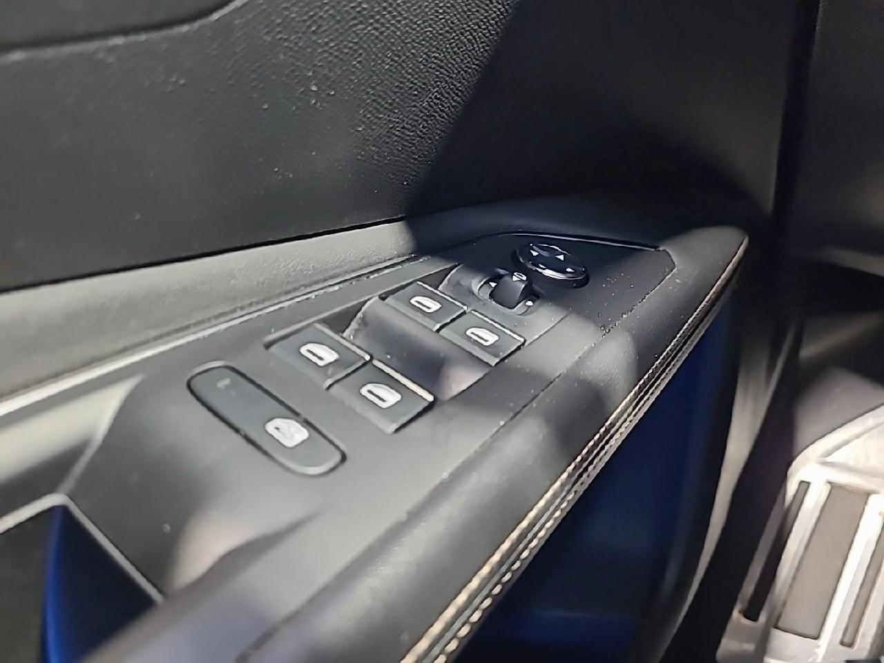 Peugeot 3008 puretech 130ch s&s eat8 gt pack — photo 23