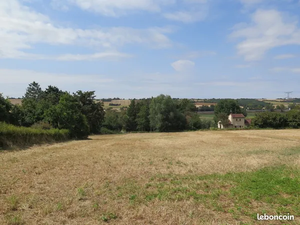 Terrain 930 m²