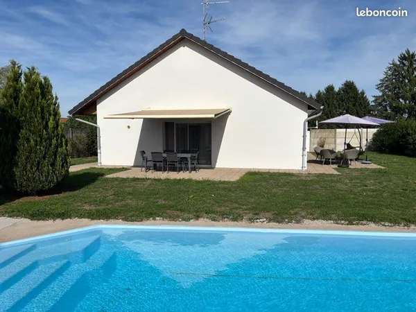 À VENDRE - Maison de plain-pied avec piscine à Roye (70200)