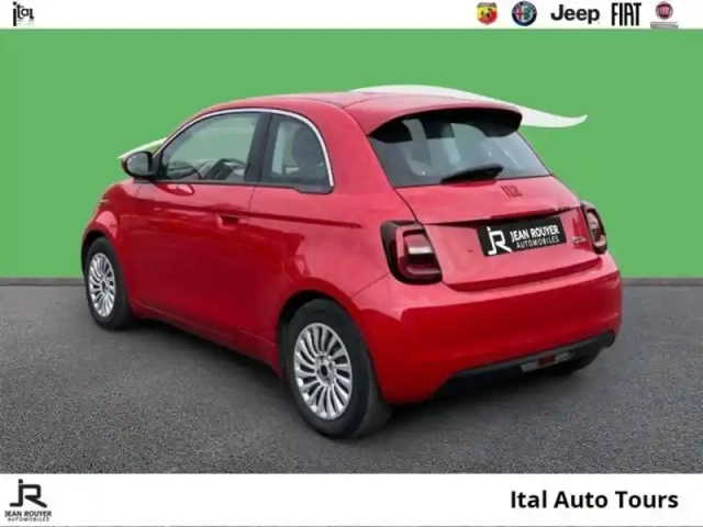 Fiat 500 e/electrique 118ch/118 (red) my23/camera — photo 7