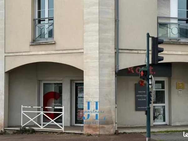 Local commercial 155 m²