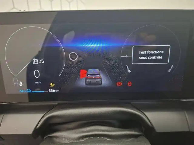 Renault Megane e-tech er ev60 130ch super charge — photo 39