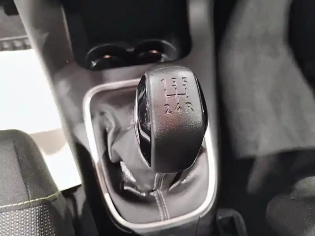 Citroën C3 puretech 83 s&amp;s bvm5 shine — photo 24