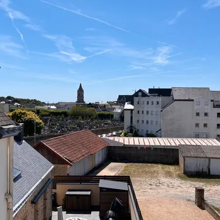 Appartement t2 lumineux proche toutes commodites hopital gare