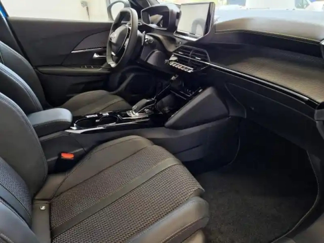 Peugeot 2008 1.2 puretech 130ch s&amp;s gt eat8 — photo 7
