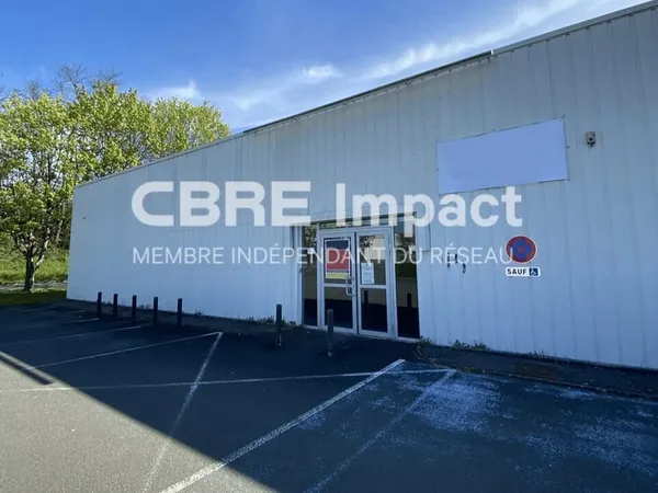 Local commercial 399 m²