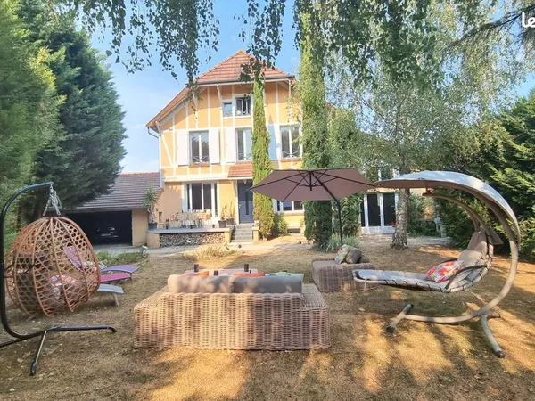 Maison 6 pièces 145 m²