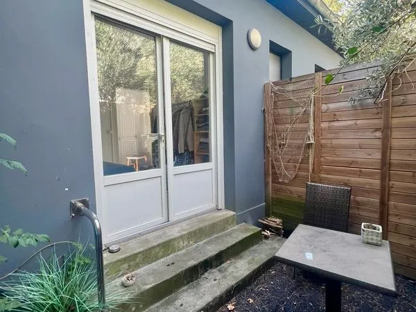 T2 meublé indépendant de 25 m² avec extérieur privatif