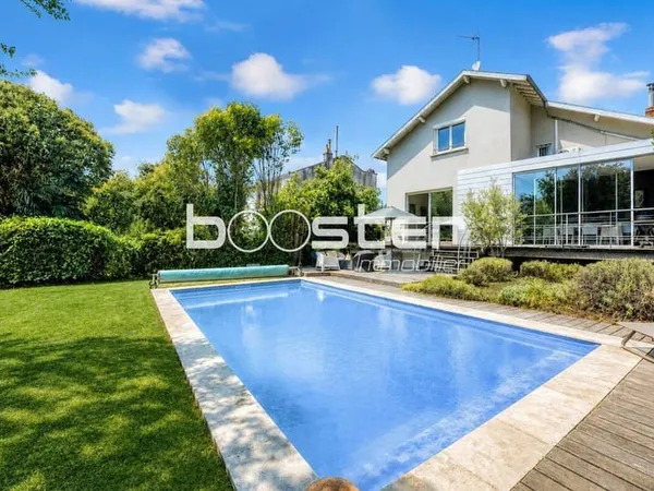 Maison 6 pièces 217 m²