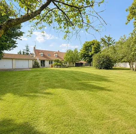 Maison 6 pièces 221 m²