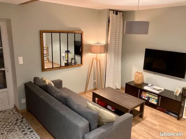 Maison rénovée 85m2 à louer à Génilac