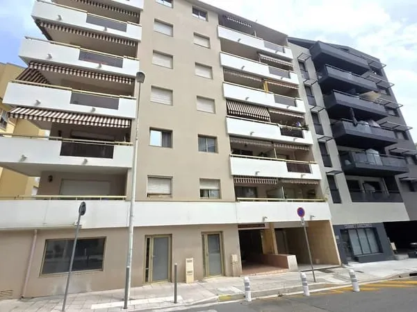 AVENUE CYRILLE BESSET - 2 PIECES AVEC TERRASSE ET CAVE (Garage en SUS) VENDU LOUE