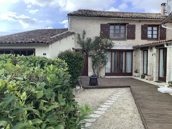 Charmante maison de village avec piscine