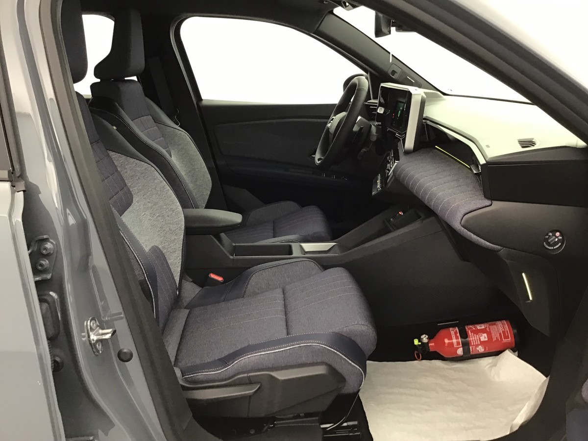 Renault R4 — photo 6
