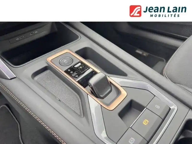 Cupra Leon 1.5 etsi hybrid 150 ch dsg7 — photo 13