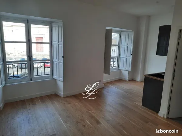 Studio 1 pièce 28 m²