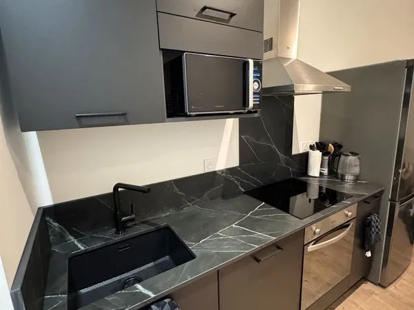 Appartement rénové 32 m² + Parking sécurisé