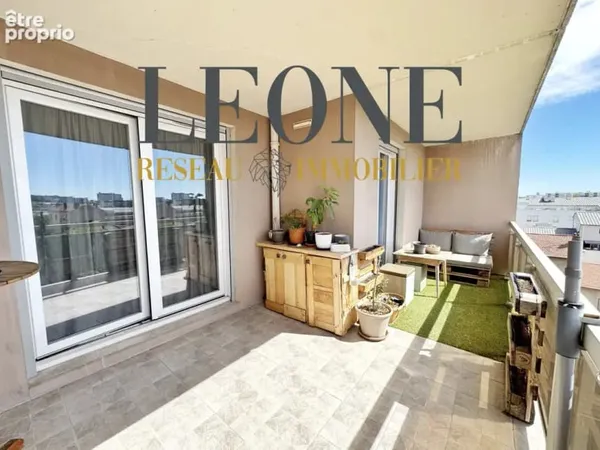 Villeurbanne grand clément t2 rénové avec grande terrasse, vue dégagée & garage en option