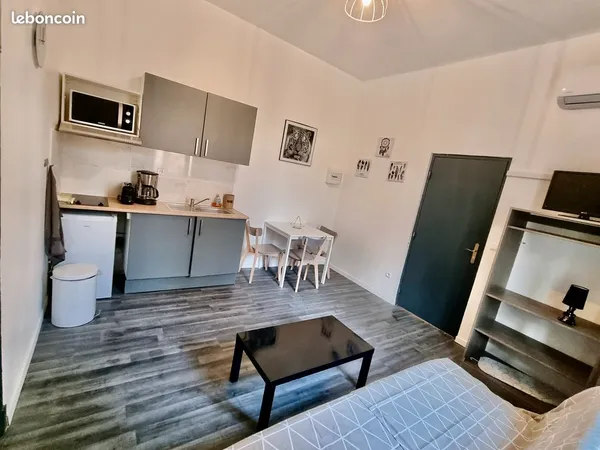Studio meublé centre ville gare NON dispo JUILLET