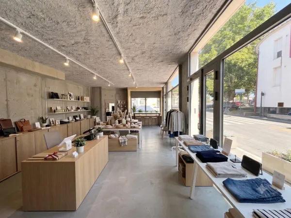 Local commercial 110 m²