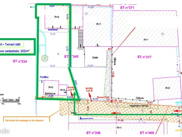 NÎMES - Terrain constructible de 202 m² - division et servitude réalisées