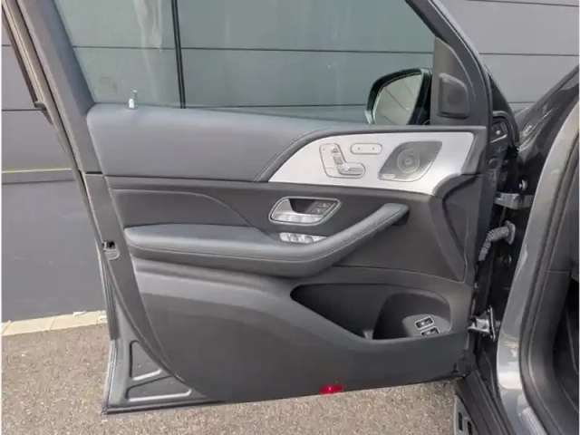 Mercedes Gle 400 e 4matic — photo 16