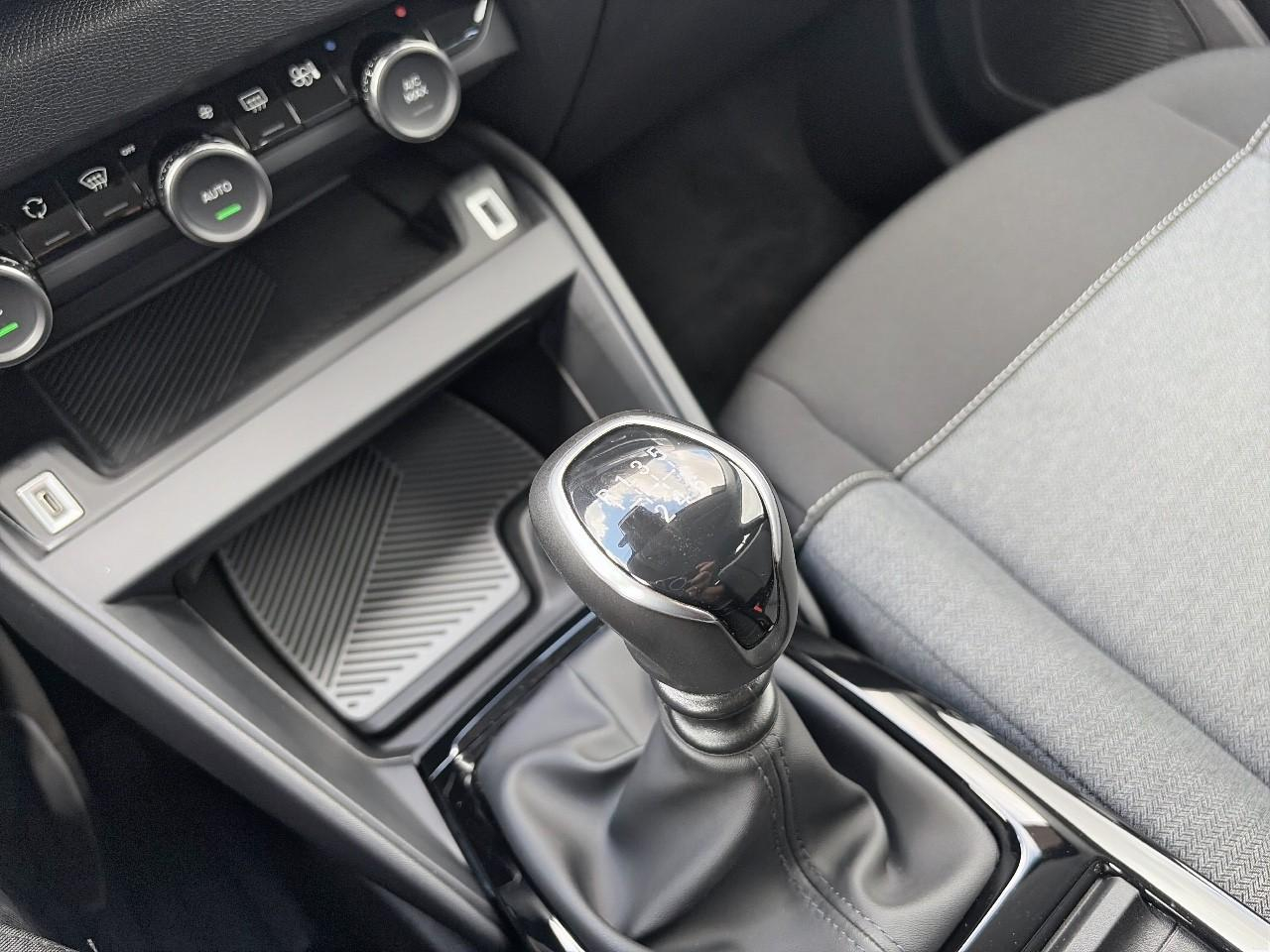 Citroën C4 1.5 bluehdi 110 feel nav business r — photo 19