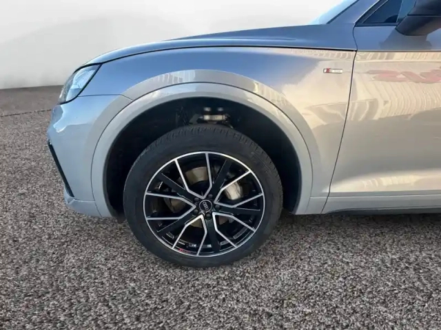 Audi Q5 55 tfsie 367 s tronic 7 quattro — photo 9