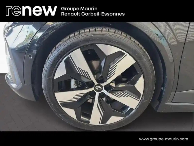 Renault Megane e-tech electric ev60 220ch techno optimum charge — photo 9