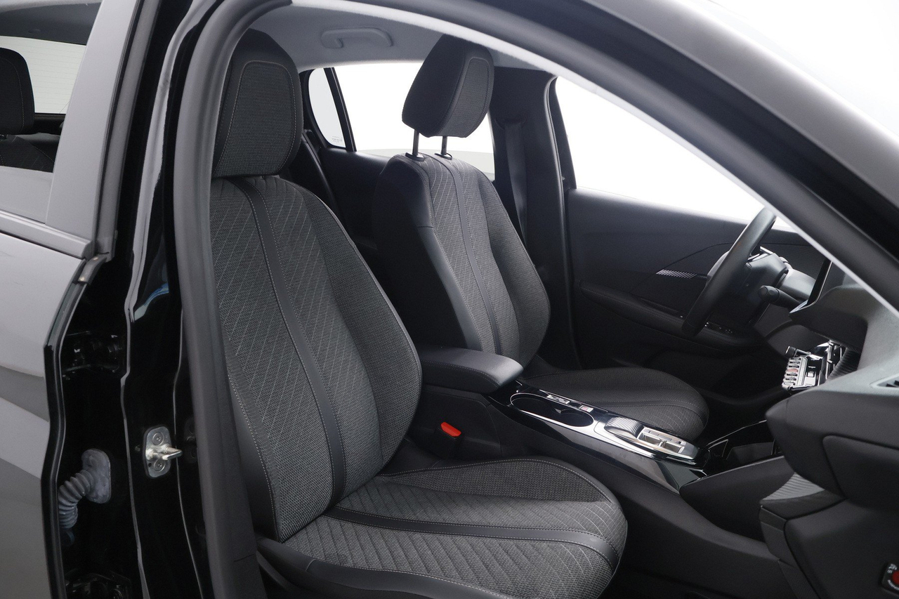 Peugeot 208 — photo 14