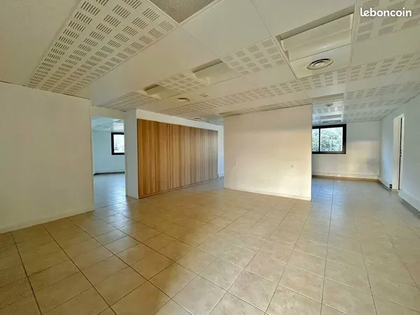 Bureaux 72 m² MOUANS SARTOUX