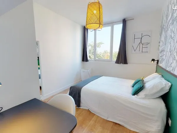 Chambre 6 pièces 75 m²