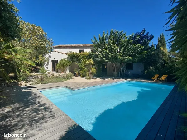 Maison familiale - Piscine 10x5 - Terrain arboré 1 250 m² - Saint-Clément-de-Rivière